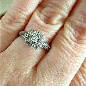 Like new engagement ring from kay jewelers. Have original purchase paperwork.